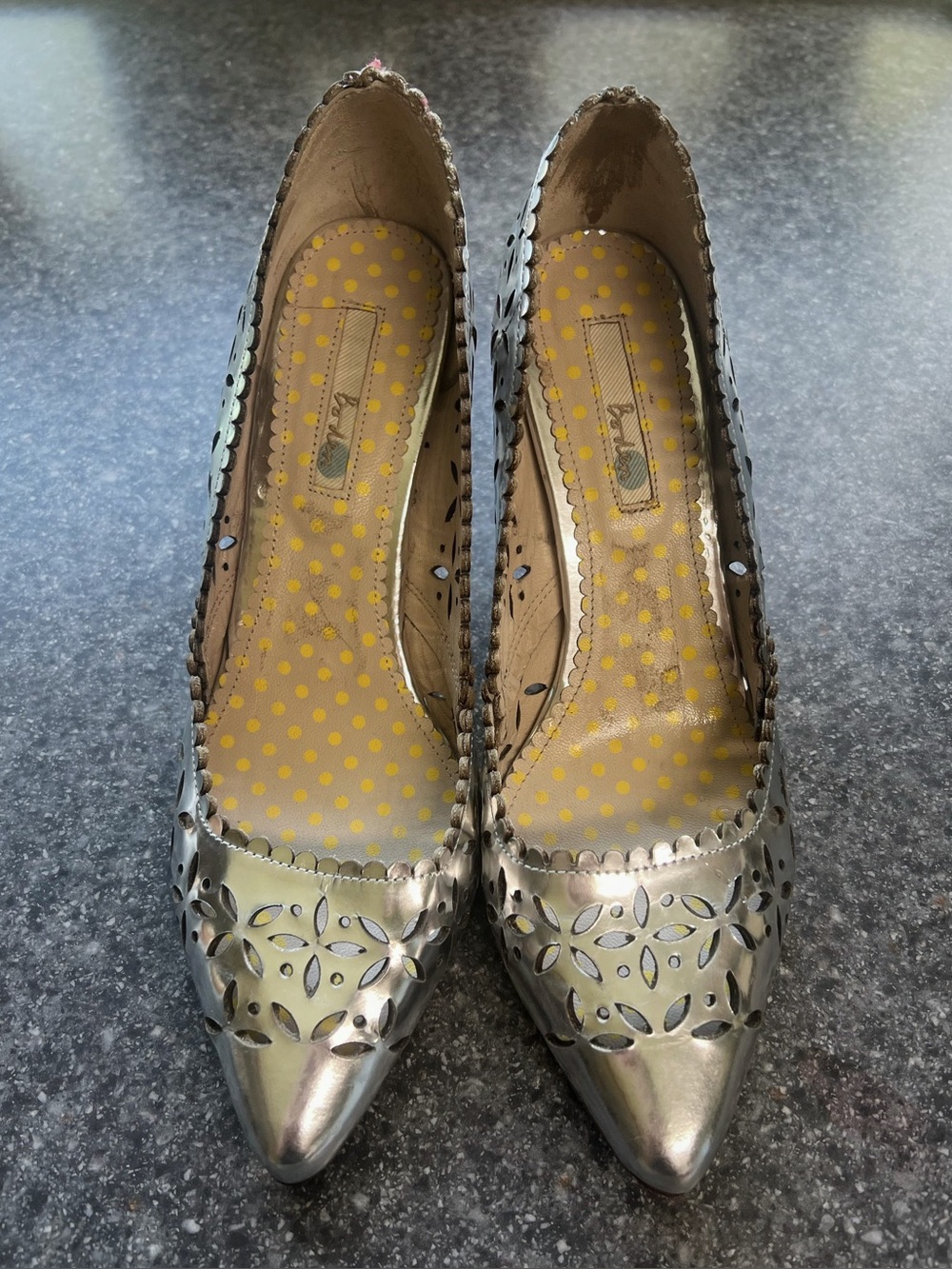 ✨ Metallic Cutout Vintage-Inspired Heels | Size 8.5 ✨